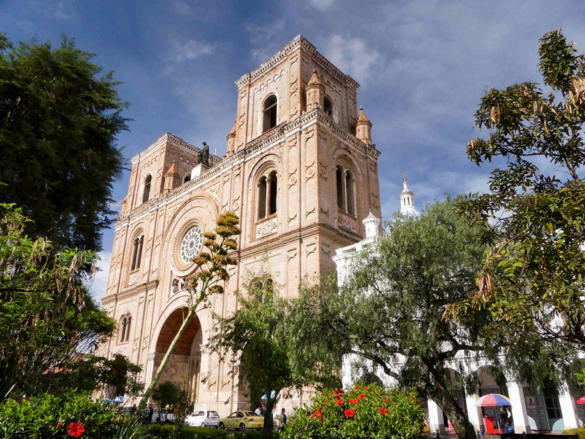 cathedrale-de-cuenca-equateur