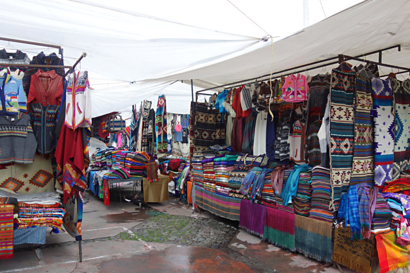 place des ponchos otavalo