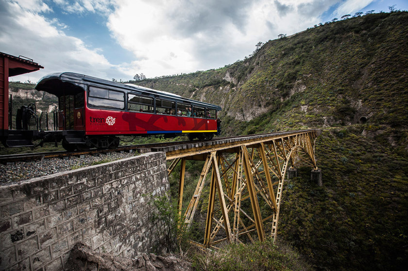 train-otavalo