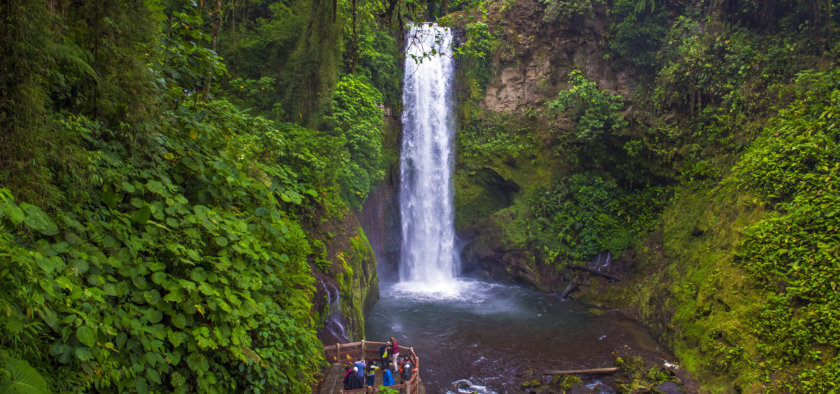 cascade-de-la-paz