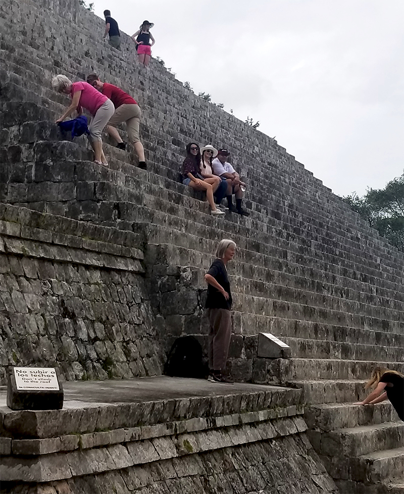 grande-pyramide-uxmal
