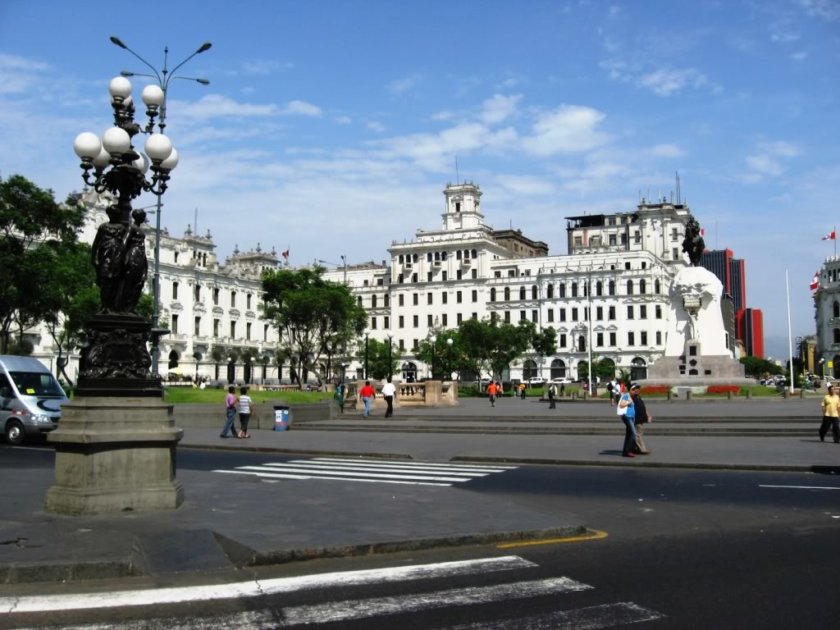 plaza san martin lima