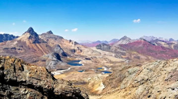 rainbow mountain lima