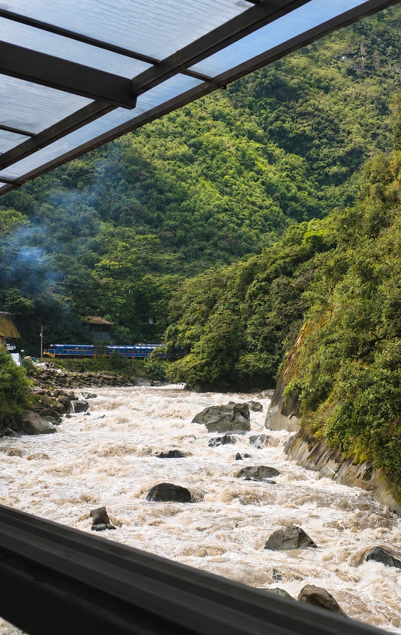 restaurant terrasse aguas calientes perou